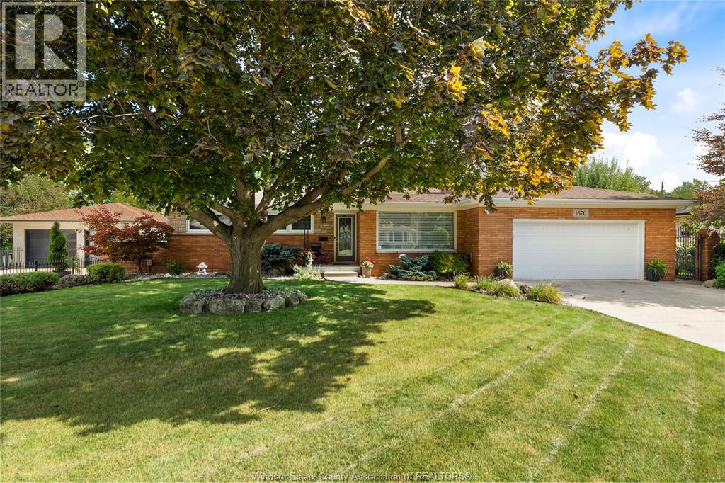 1670 Campbell, Windsor, Ontario N9B 2K6 - Photo 4 - 25031667