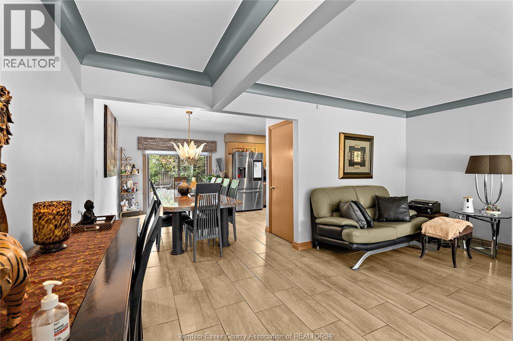 1670 Campbell, Windsor, Ontario N9B 2K6 - Photo 5 - 25031667