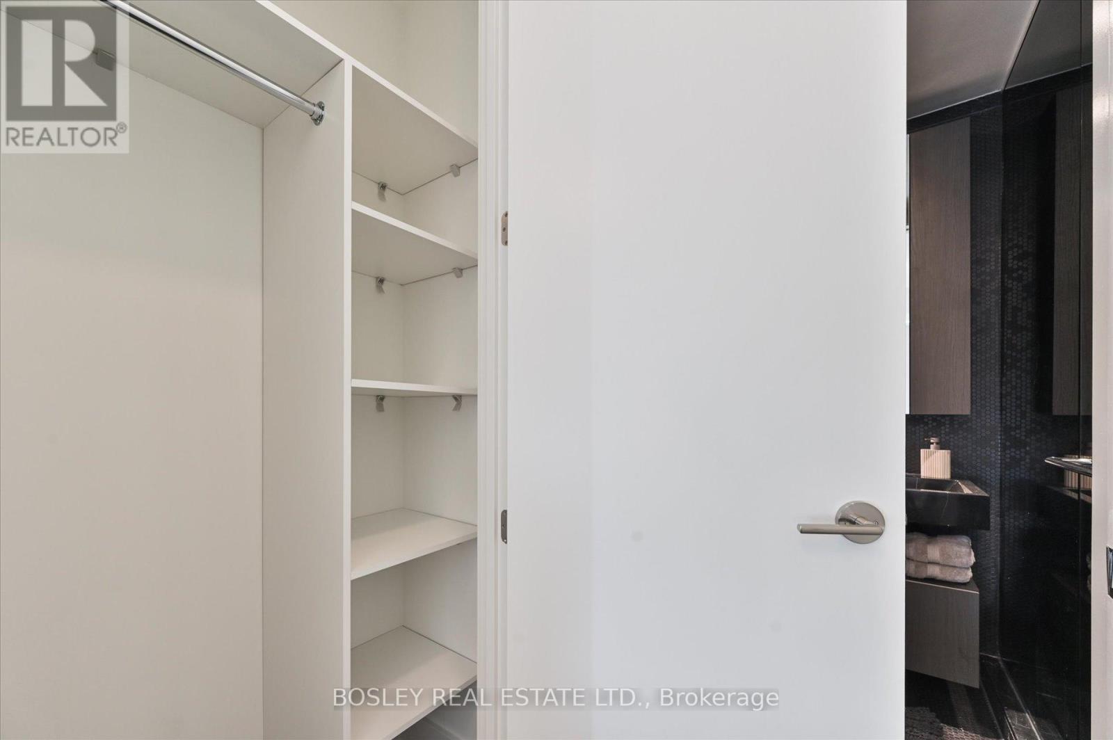 4707 - 11 Yorkville Avenue, Toronto (Annex), Ontario  M4W 0B7 - Photo 18 - C12633254