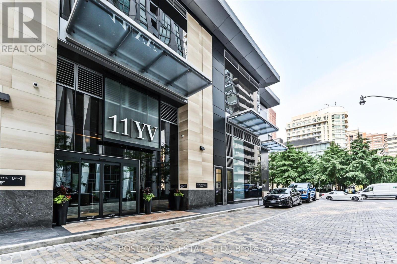 4707 - 11 Yorkville Avenue, Toronto (Annex), Ontario  M4W 0B7 - Photo 2 - C12633254