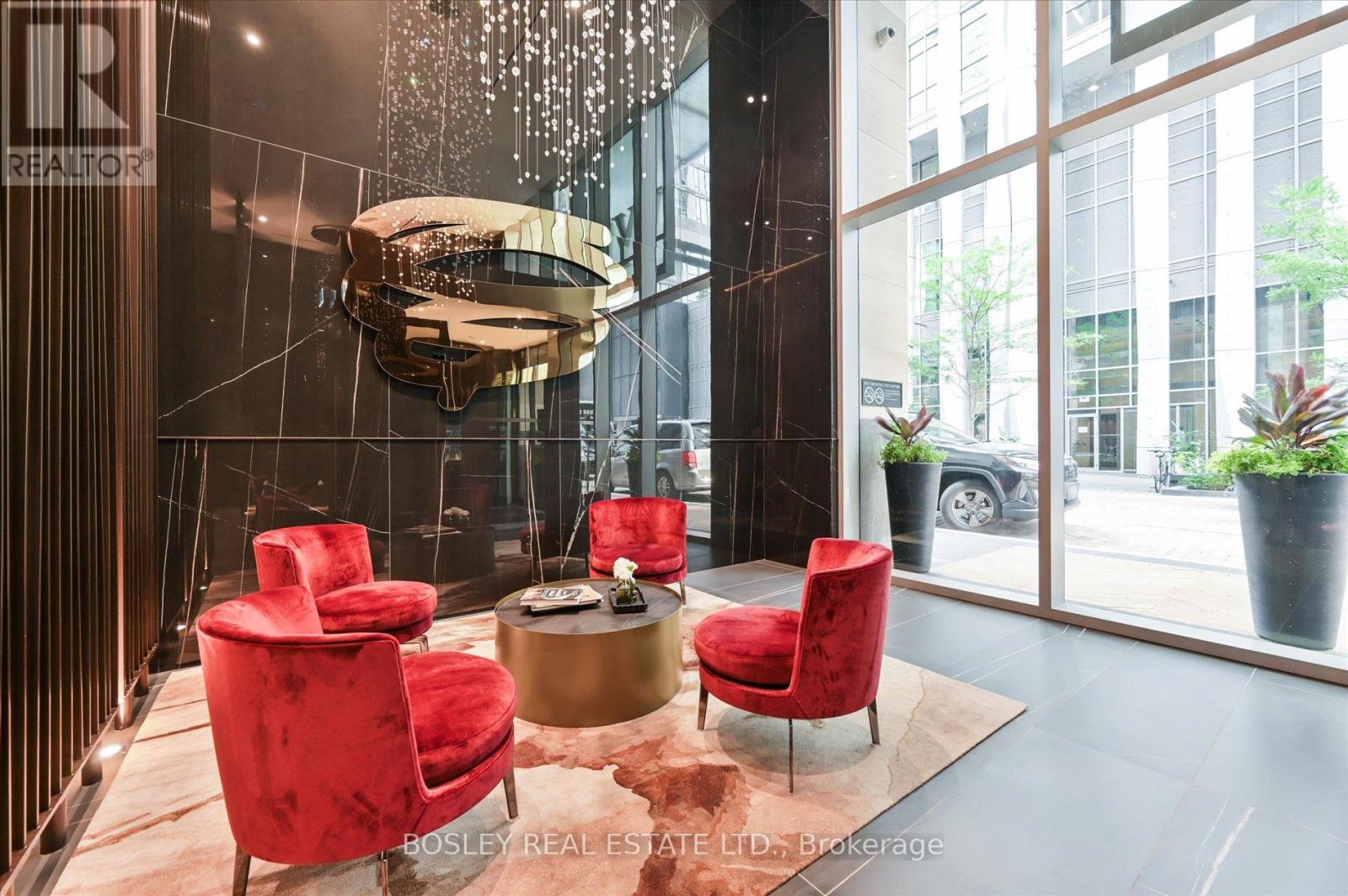 4707 - 11 Yorkville Avenue, Toronto (Annex), Ontario  M4W 0B7 - Photo 3 - C12633254