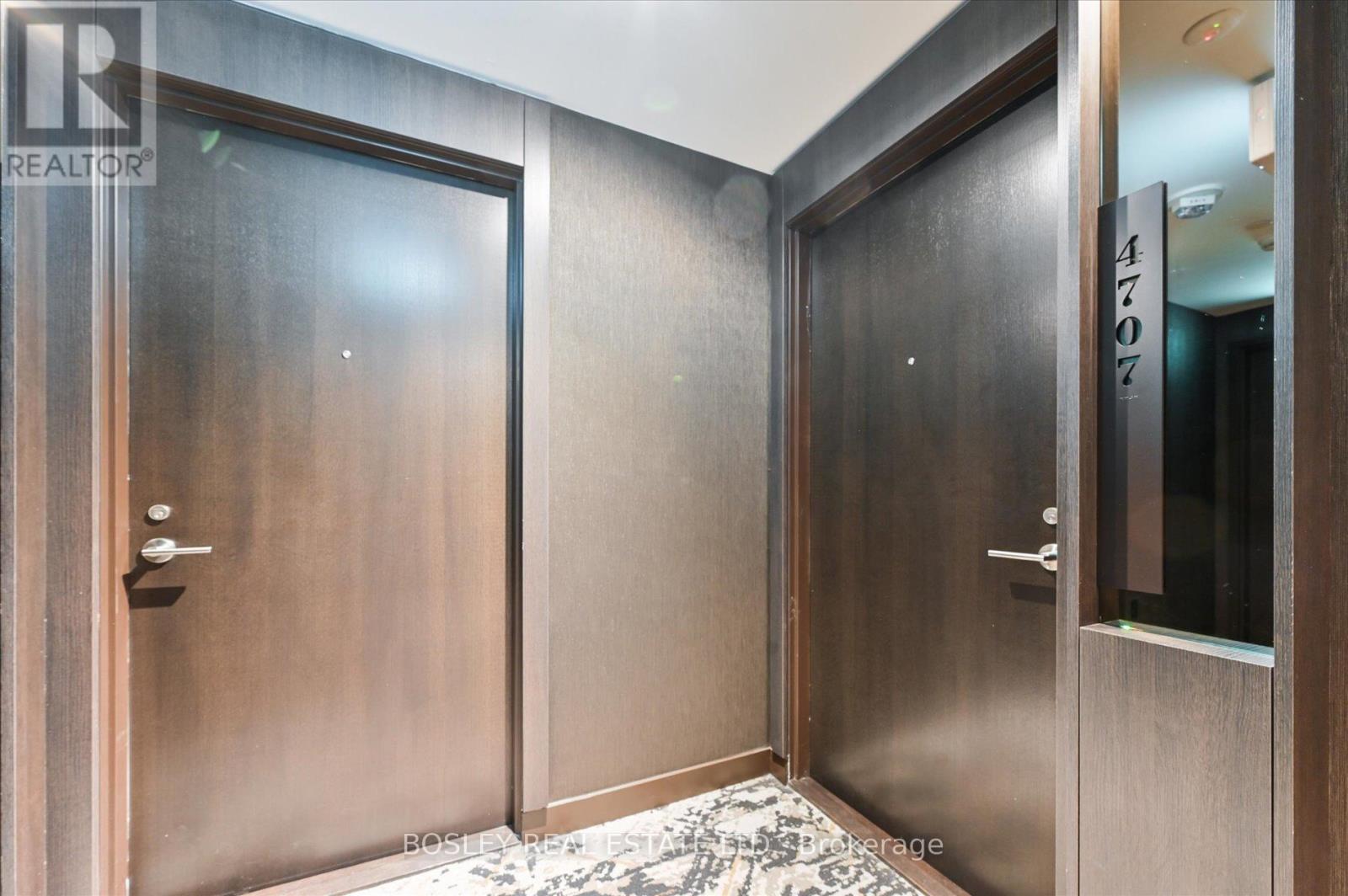 4707 - 11 Yorkville Avenue, Toronto (Annex), Ontario  M4W 0B7 - Photo 4 - C12633254