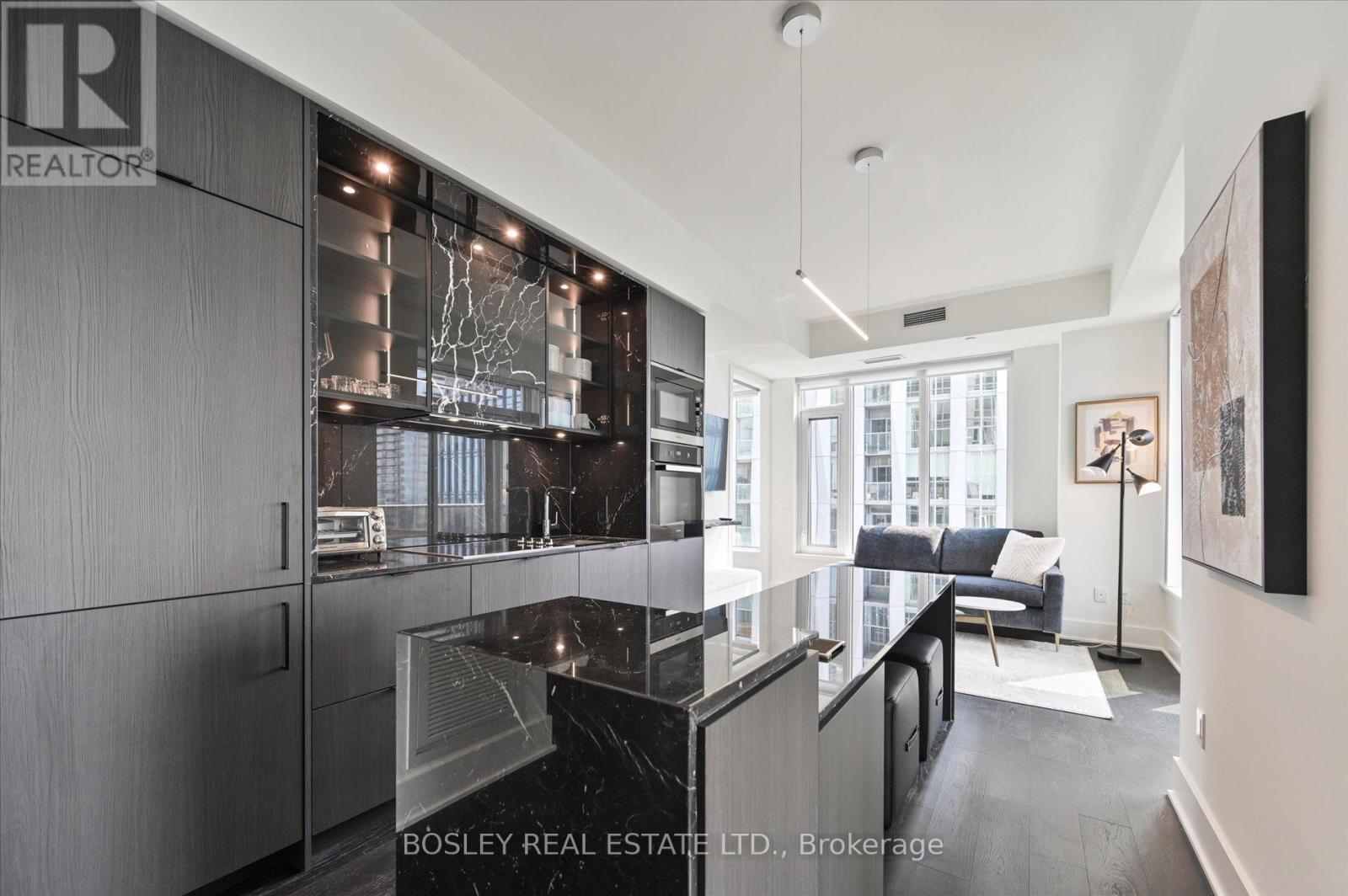 4707 - 11 Yorkville Avenue, Toronto (Annex), Ontario  M4W 0B7 - Photo 8 - C12633254