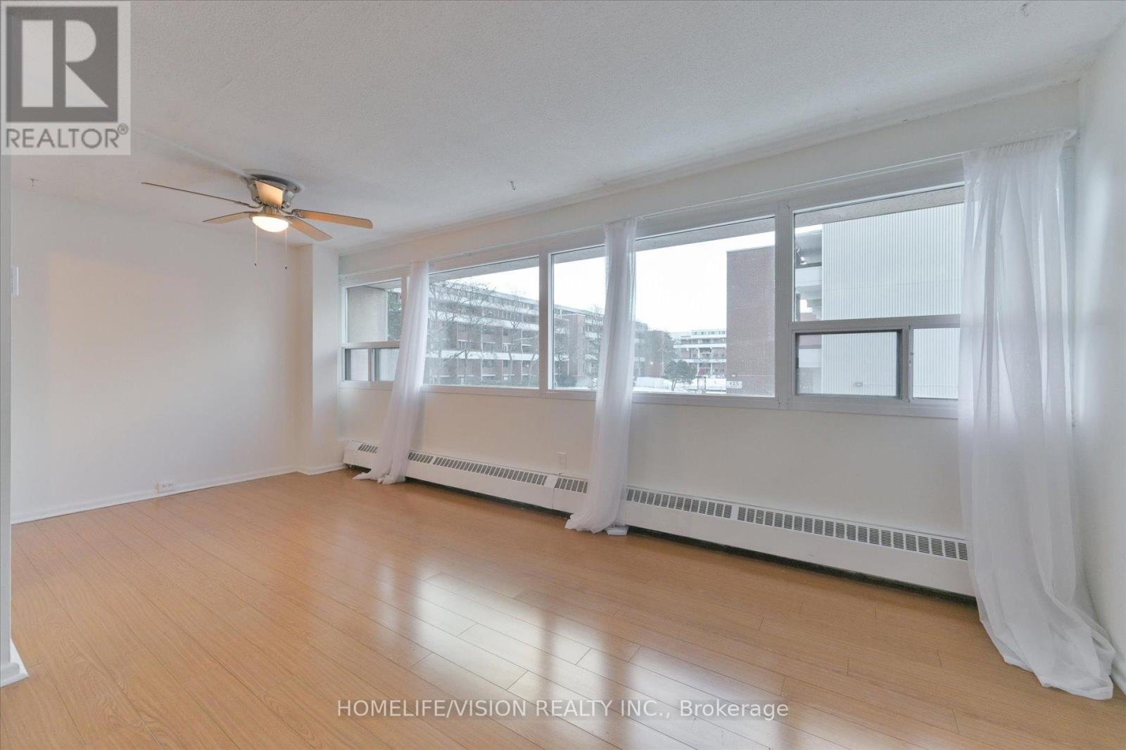 202 - 100 Leeward Glenway, Toronto (Flemingdon Park), Ontario  M3C 2Z1 - Photo 10 - C12633282