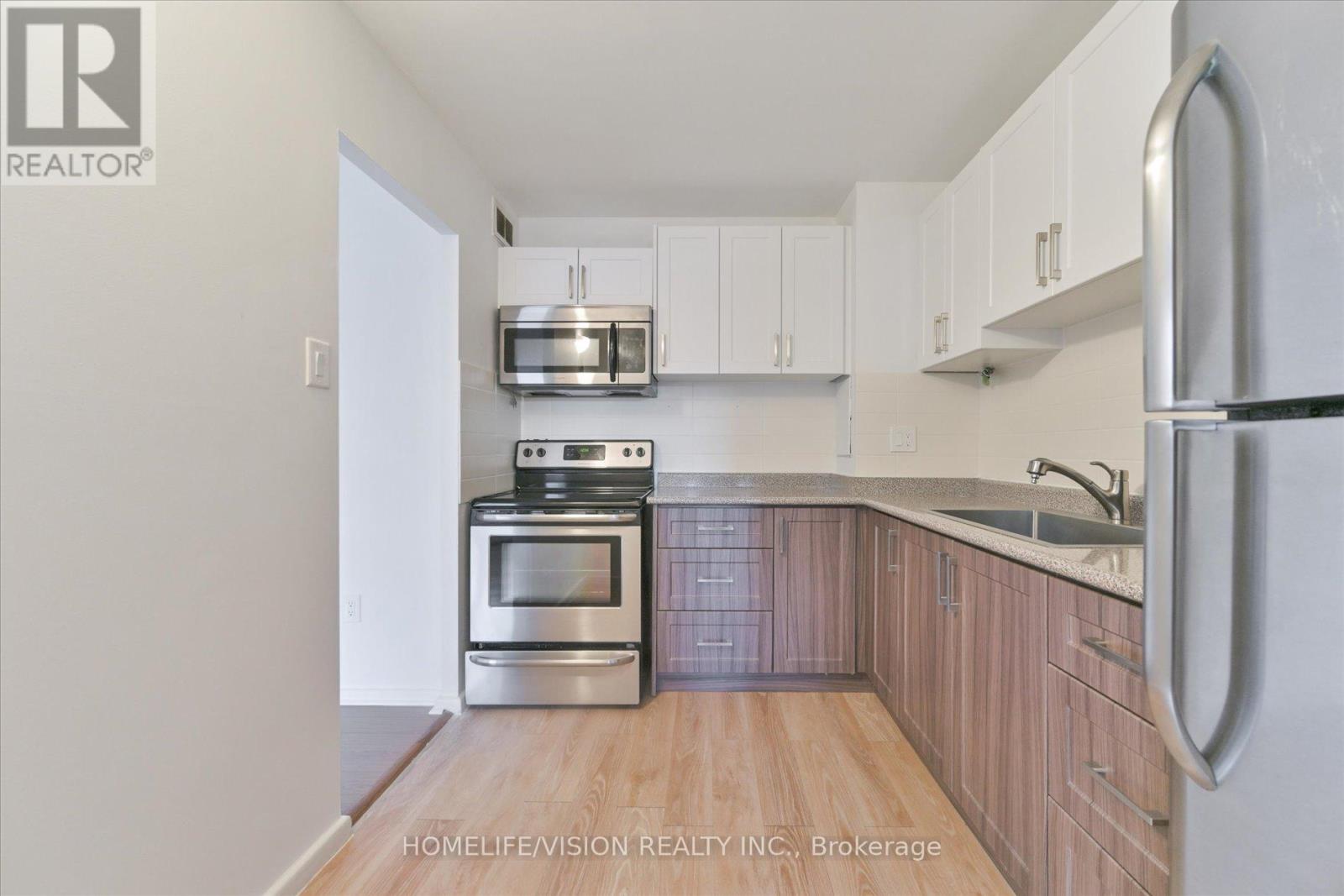 202 - 100 Leeward Glenway, Toronto (Flemingdon Park), Ontario  M3C 2Z1 - Photo 5 - C12633282