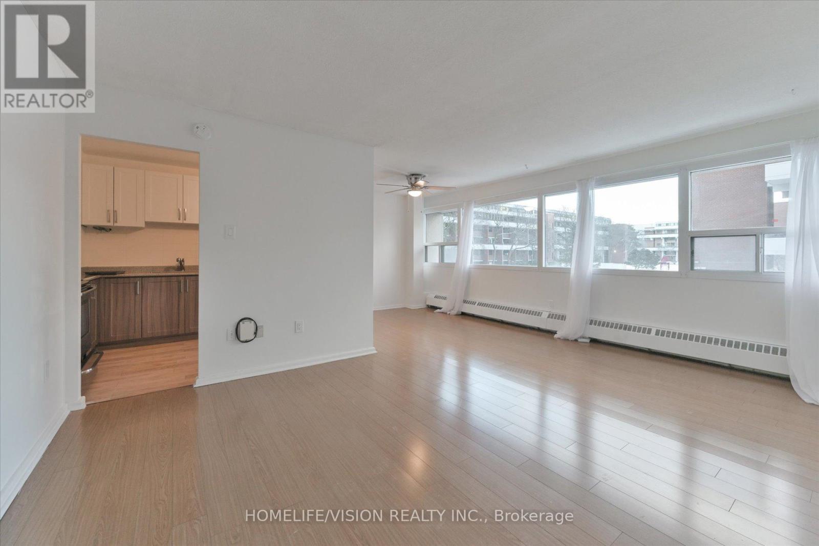 202 - 100 Leeward Glenway, Toronto (Flemingdon Park), Ontario  M3C 2Z1 - Photo 9 - C12633282