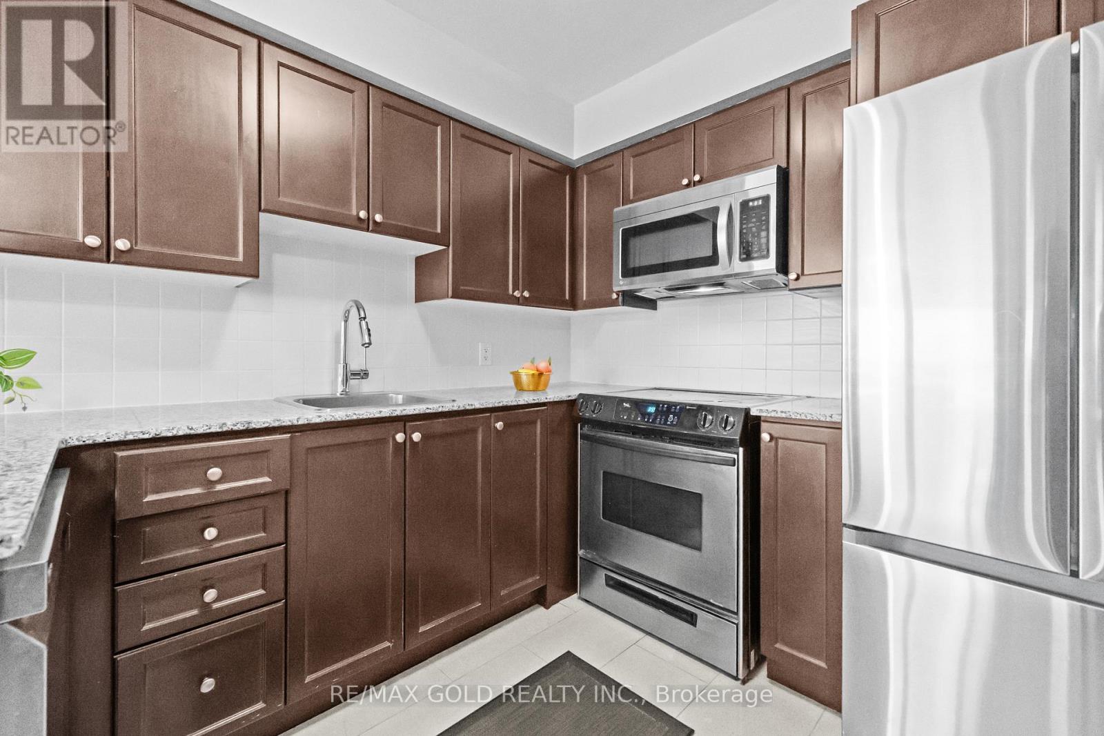 2518 - 135 Village Green Square, Toronto (Agincourt South-Malvern West), Ontario  M1S 0G4 - Photo 28 - E12633268