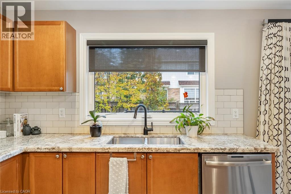 1351 Mcguffin Gate, Milton, Ontario  L9T 6M3 - Photo 18 - 40791798