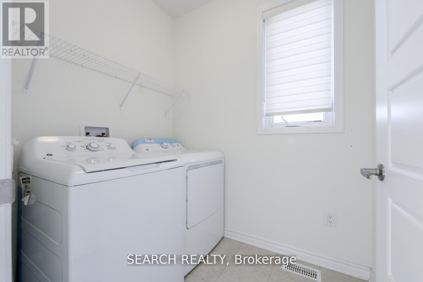 988 Cherry Court, Milton, Ontario  L9E 1P8 - Photo 6 - W12599936