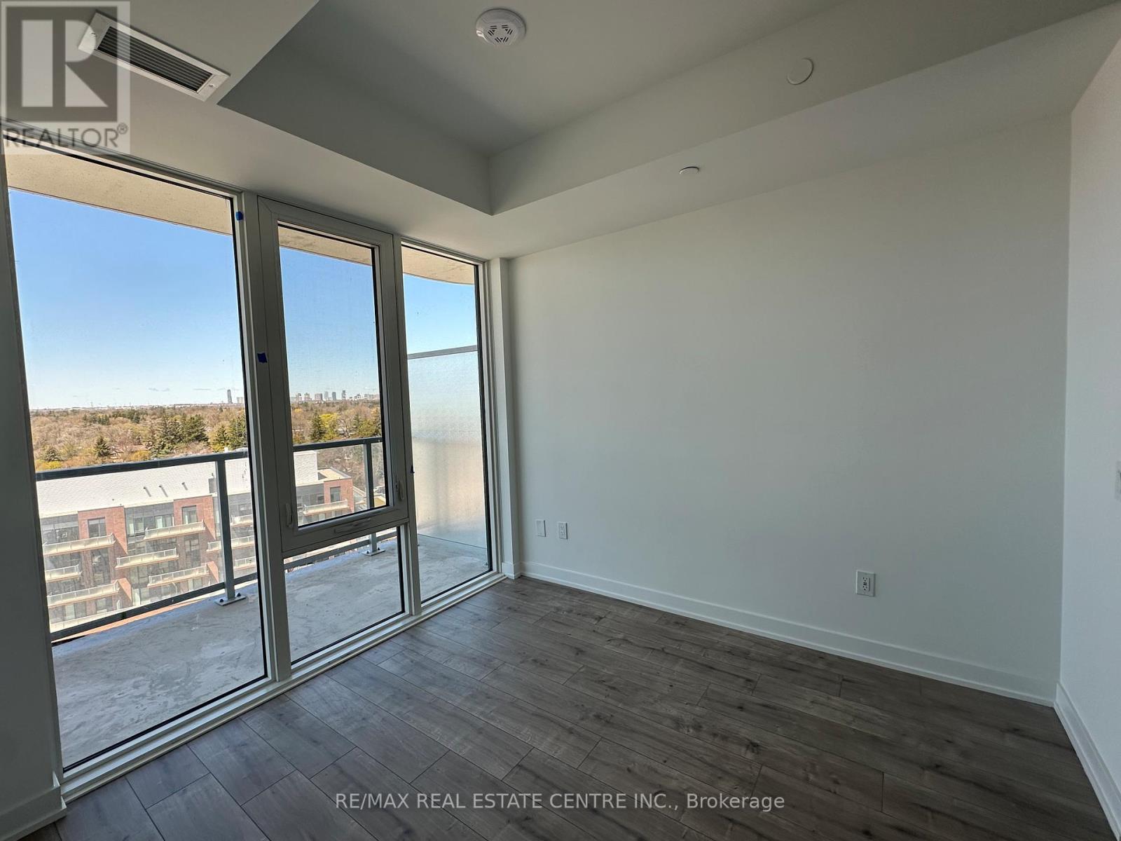 1002 - 220 Missinihe Way, Mississauga, Ontario  L5H 0A9 - Photo 12 - W12613078