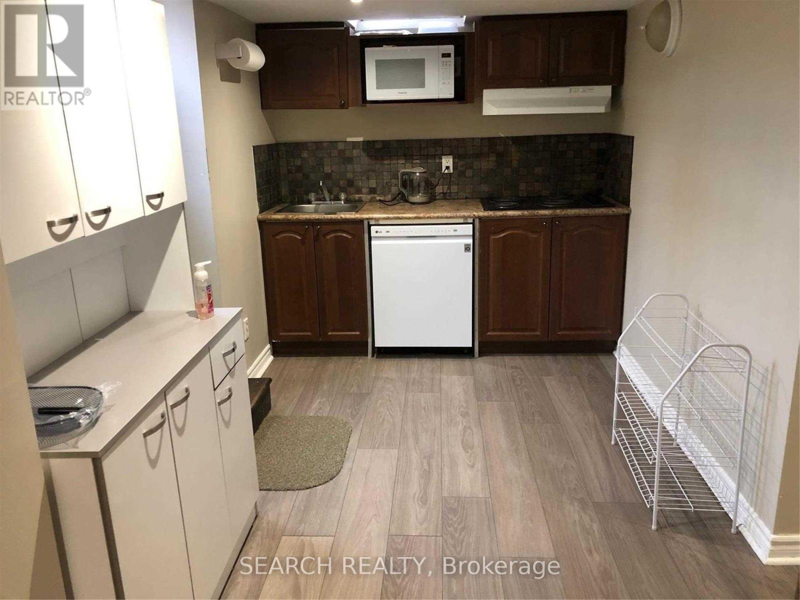 Bsmt - 3195 Polo Place, Mississauga, Ontario  L5M 6L1 - Photo 9 - W12607404