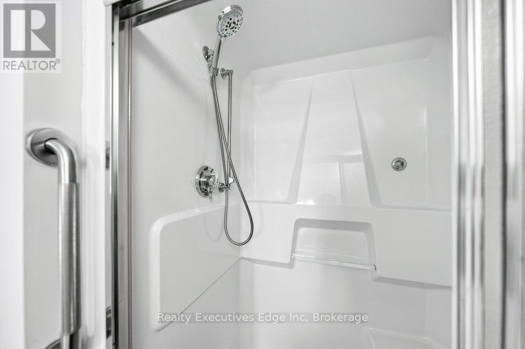 306 - 208 Silvercreek Parkway N, Guelph, Ontario N1H 8H2 - Photo 24 - X12611334