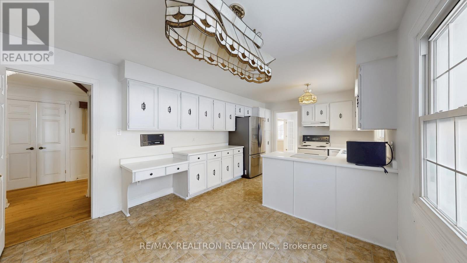 8 Blue Grass Drive, Aurora, Ontario  L4G 6W4 - Photo 12 - N12633244