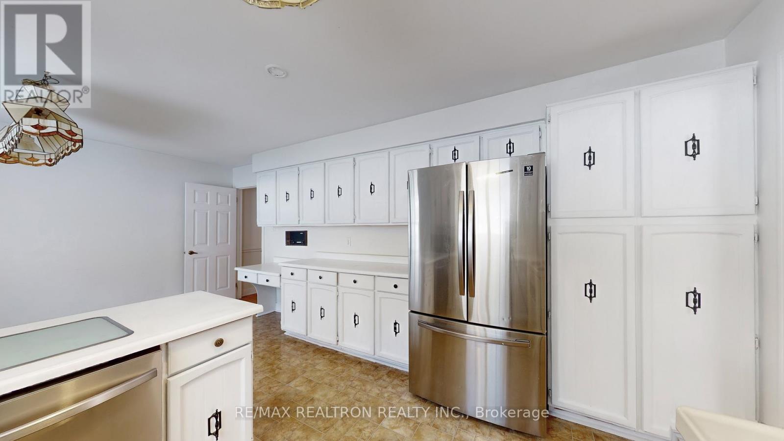 8 Blue Grass Drive, Aurora, Ontario  L4G 6W4 - Photo 14 - N12633244