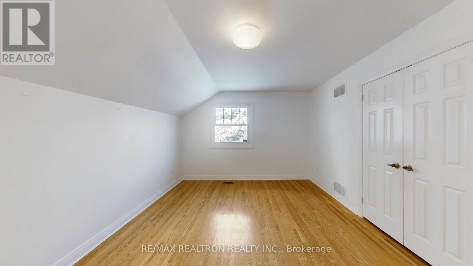 8 Blue Grass Drive, Aurora, Ontario  L4G 6W4 - Photo 20 - N12633244