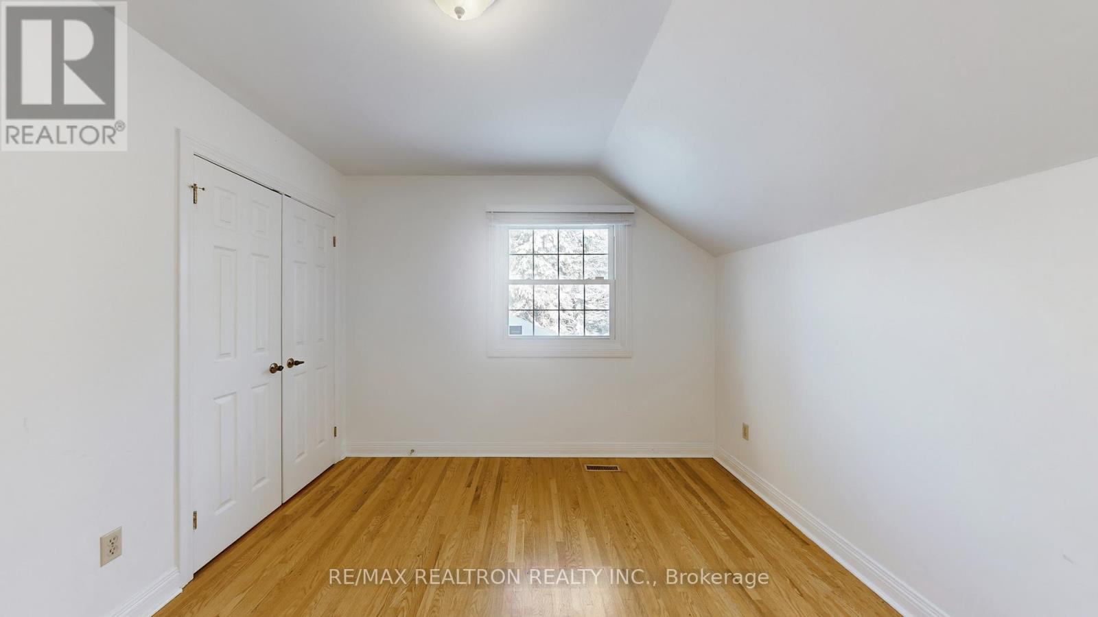 8 Blue Grass Drive, Aurora, Ontario  L4G 6W4 - Photo 21 - N12633244