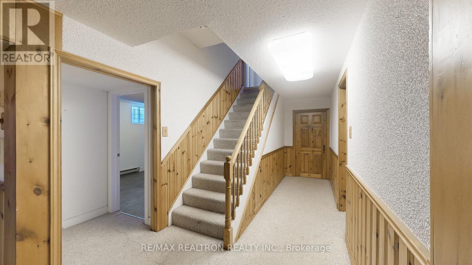 8 Blue Grass Drive, Aurora, Ontario  L4G 6W4 - Photo 24 - N12633244