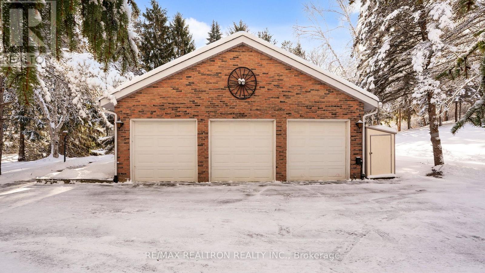 8 Blue Grass Drive, Aurora, Ontario  L4G 6W4 - Photo 37 - N12633244