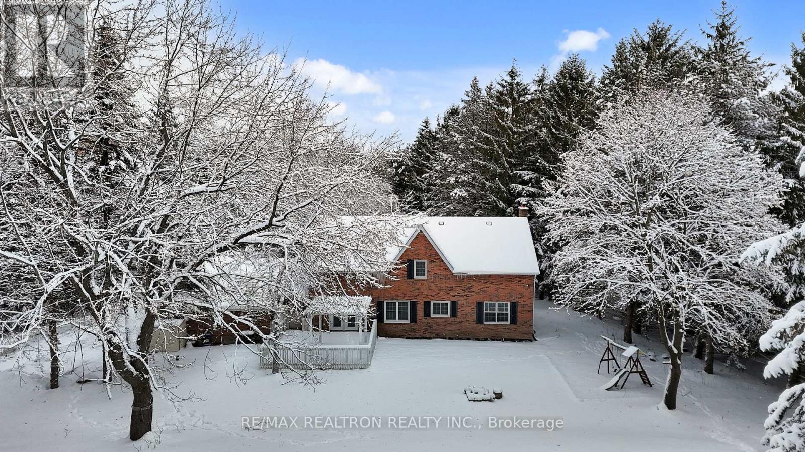 8 Blue Grass Drive, Aurora, Ontario  L4G 6W4 - Photo 39 - N12633244