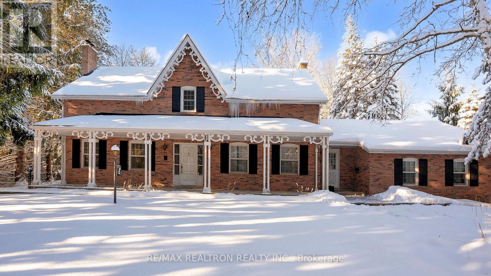 8 Blue Grass Drive, Aurora, Ontario  L4G 6W4 - Photo 4 - N12633244