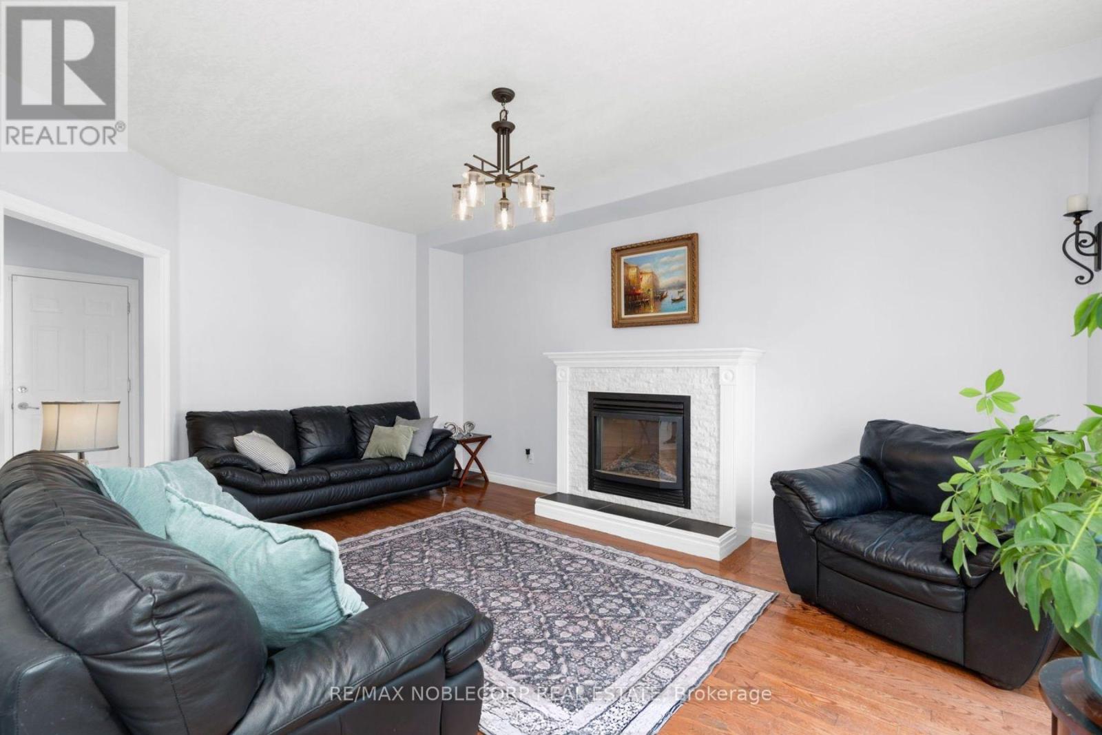 3211 Oak Street, Innisfil, Ontario  L9S 2K3 - Photo 12 - N12633266