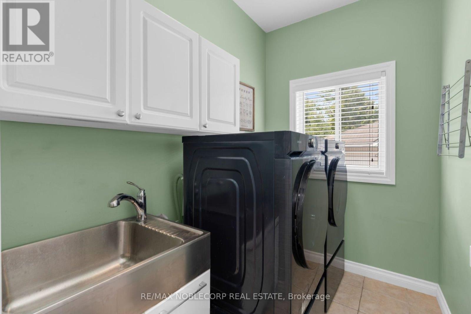 3211 Oak Street, Innisfil, Ontario  L9S 2K3 - Photo 19 - N12633266