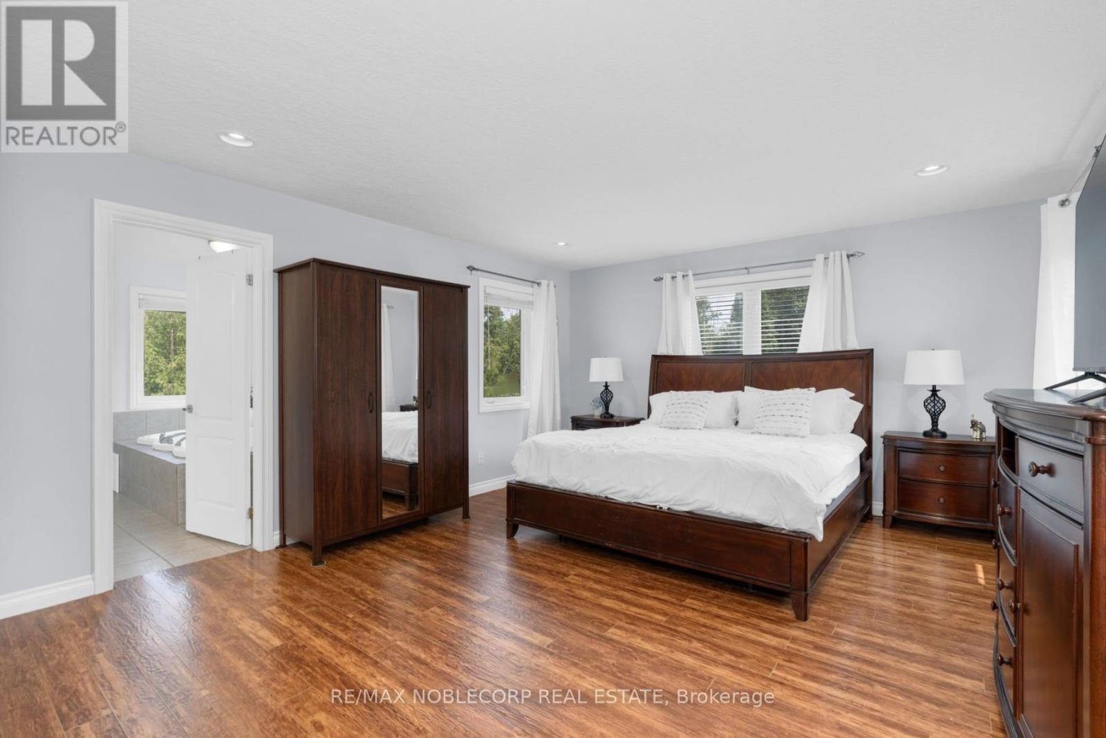 3211 Oak Street, Innisfil, Ontario  L9S 2K3 - Photo 21 - N12633266