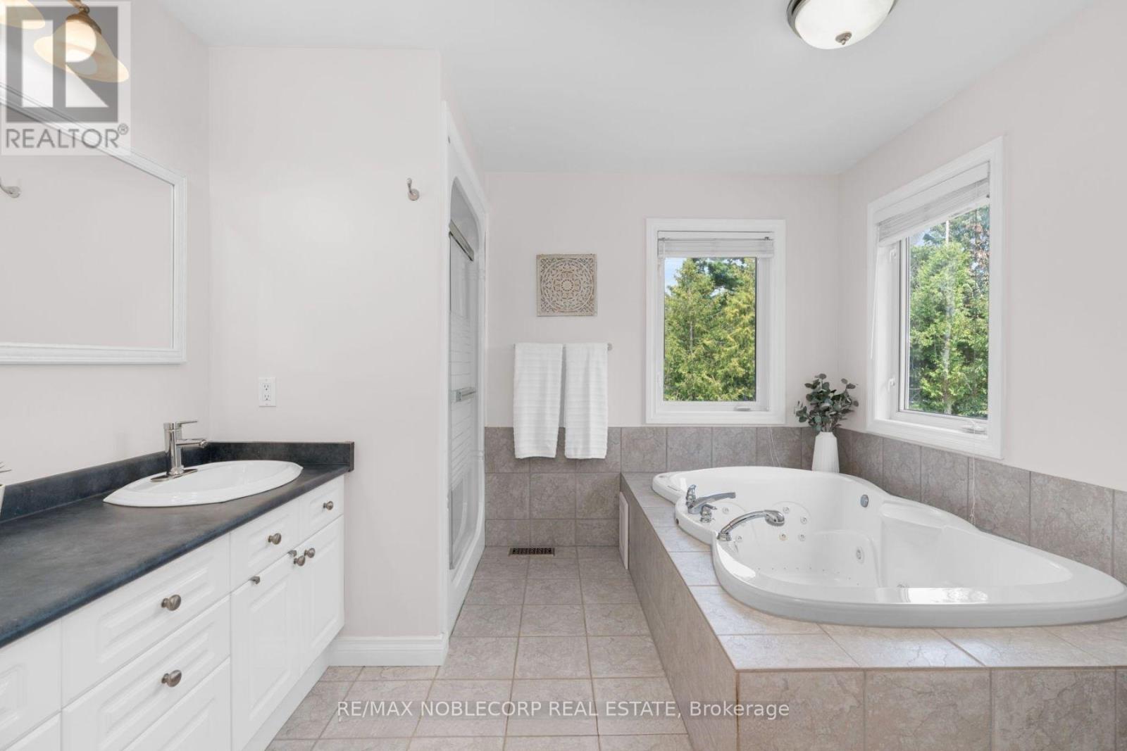 3211 Oak Street, Innisfil, Ontario  L9S 2K3 - Photo 24 - N12633266