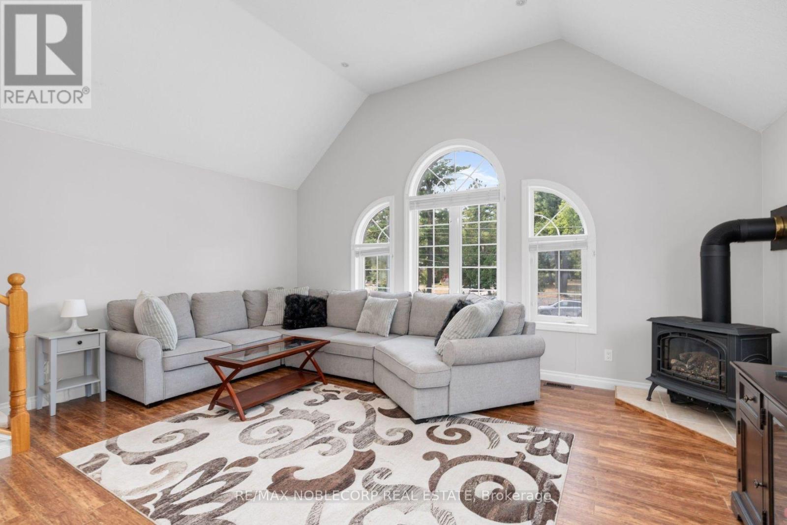 3211 Oak Street, Innisfil, Ontario  L9S 2K3 - Photo 31 - N12633266