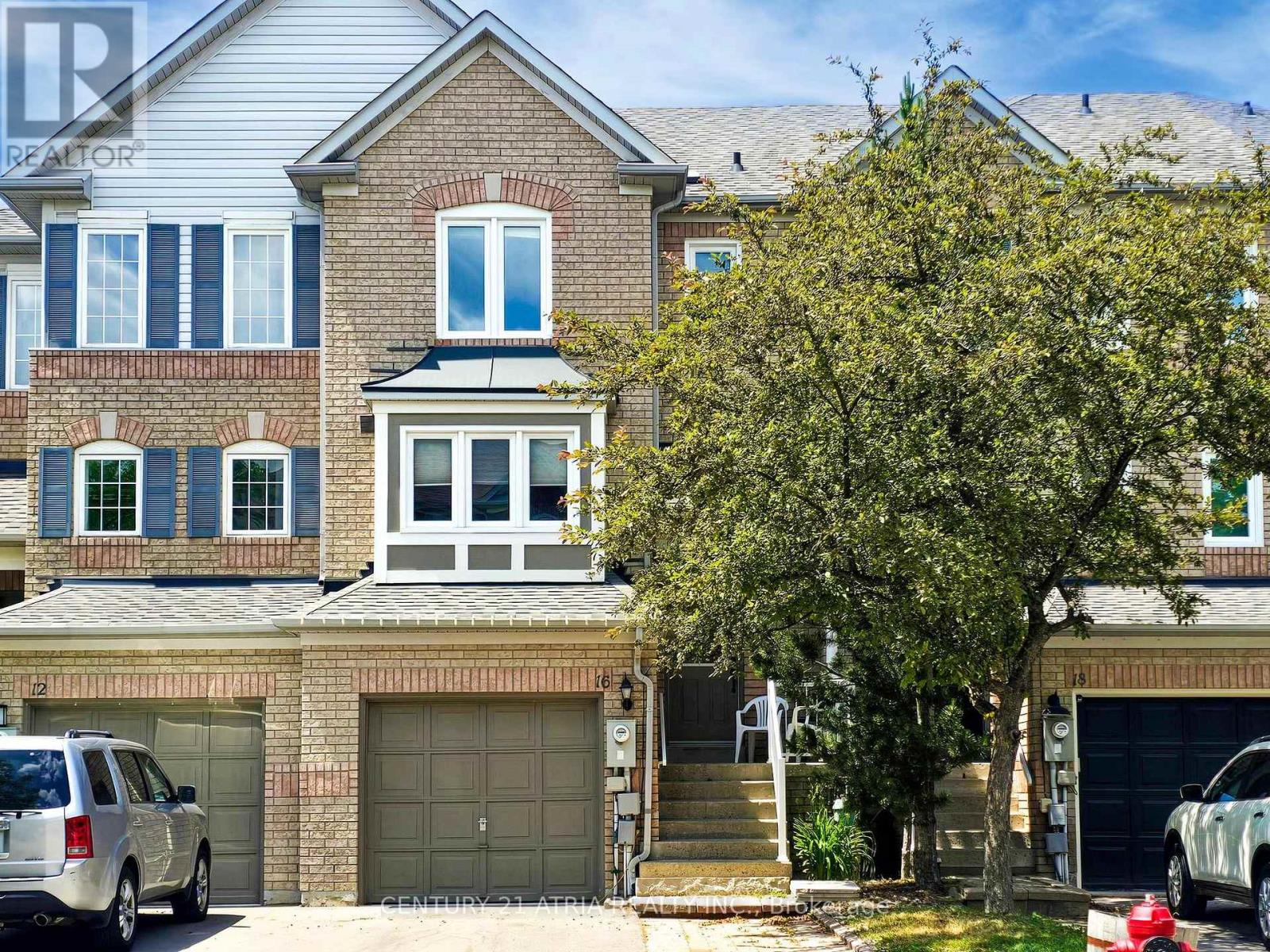 16 STILES AVENUE, Aurora, Ontario
