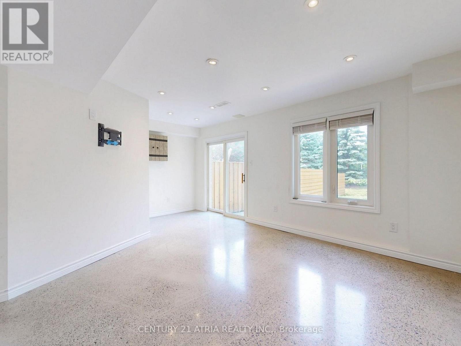 16 Stiles Avenue, Aurora, Ontario  L4G 7N3 - Photo 26 - N12633272