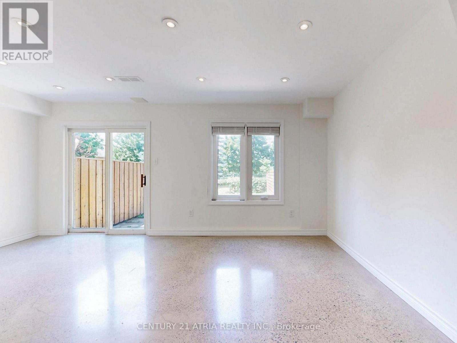 16 Stiles Avenue, Aurora, Ontario  L4G 7N3 - Photo 27 - N12633272