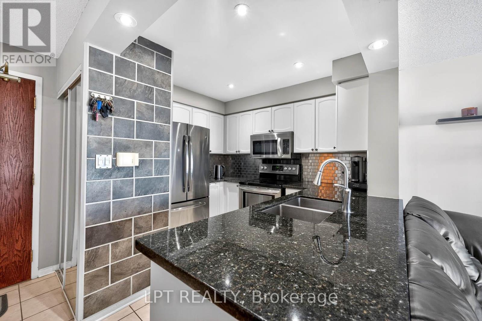 Ph06 - 51 Baffin Court, Richmond Hill, Ontario  L4B 4P6 - Photo 19 - N12633294