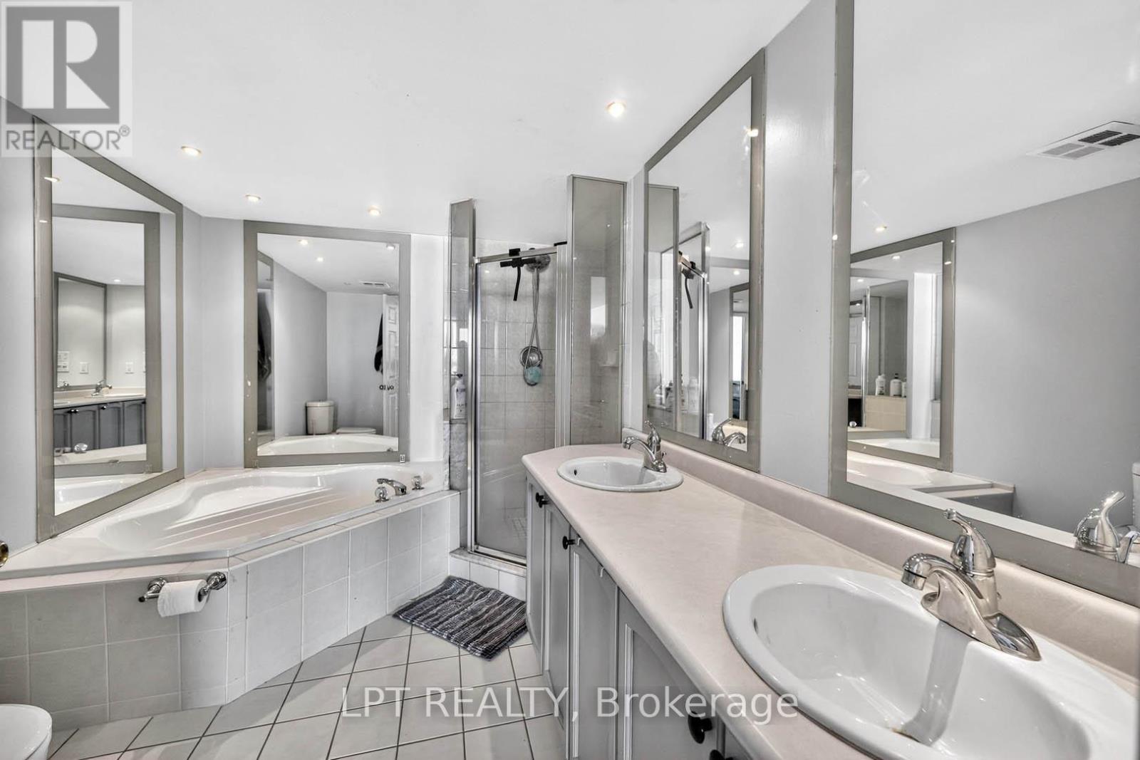 Ph06 - 51 Baffin Court, Richmond Hill, Ontario  L4B 4P6 - Photo 24 - N12633294