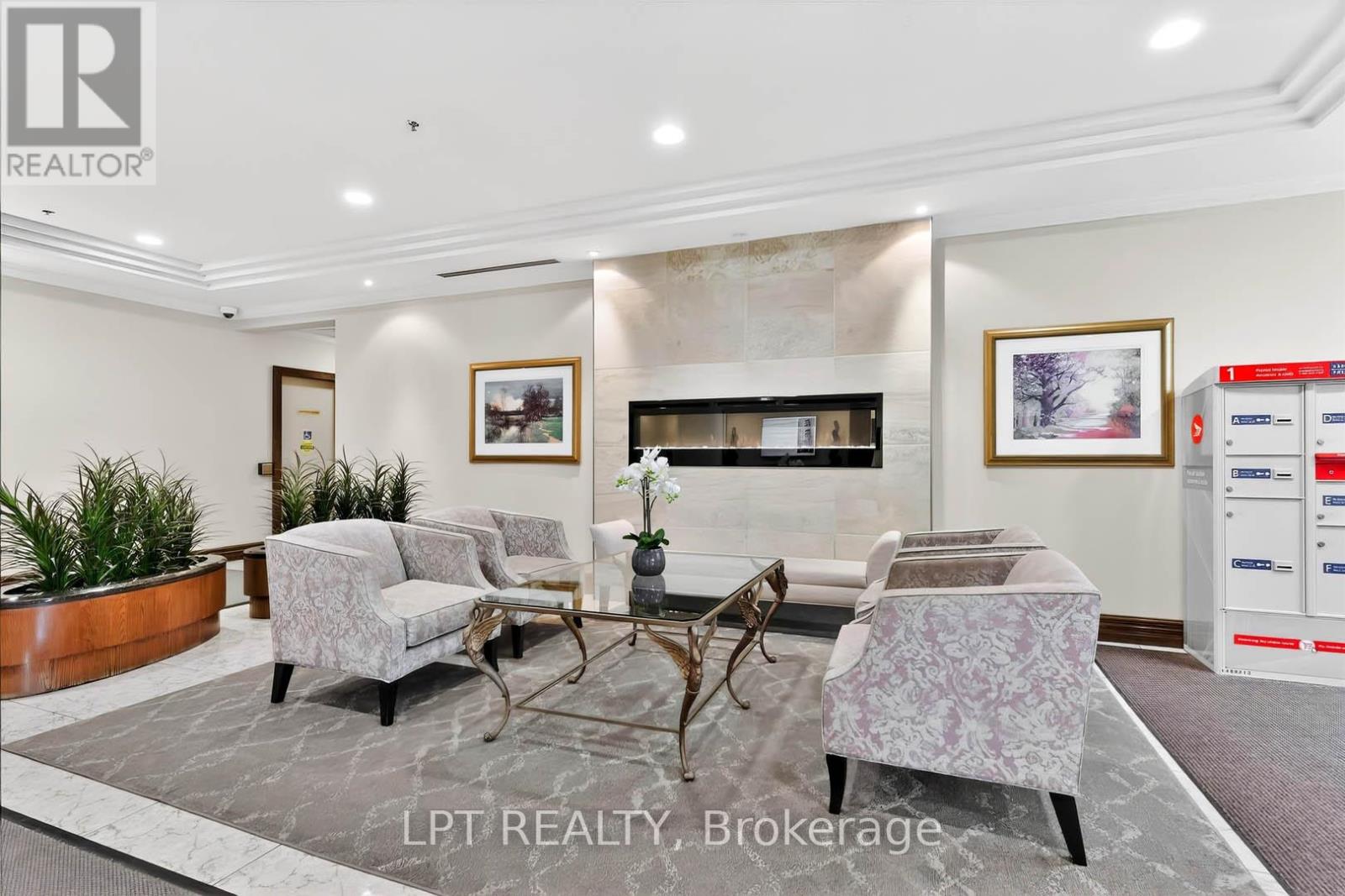 Ph06 - 51 Baffin Court, Richmond Hill, Ontario  L4B 4P6 - Photo 4 - N12633294