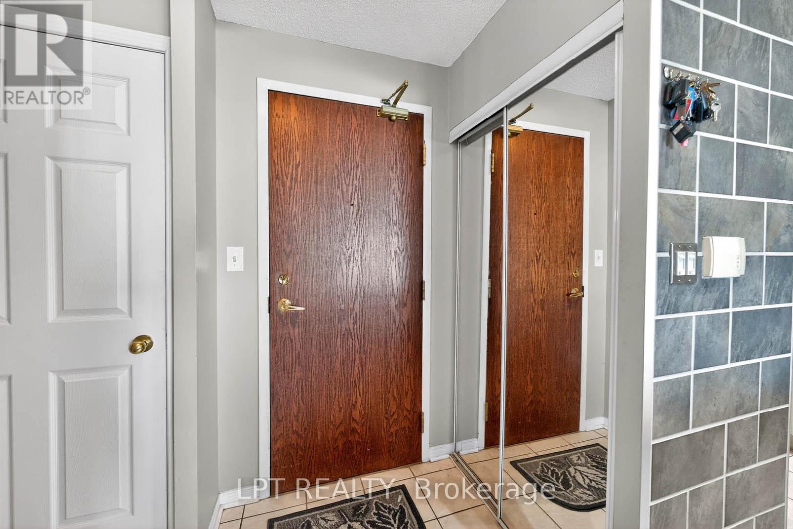 Ph06 - 51 Baffin Court, Richmond Hill, Ontario  L4B 4P6 - Photo 6 - N12633294