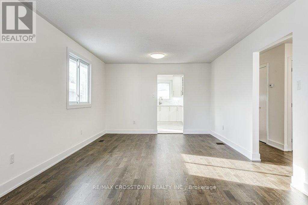 436 Dixon Boulevard, Newmarket, Ontario  L3Y 5C7 - Photo 10 - N12633314