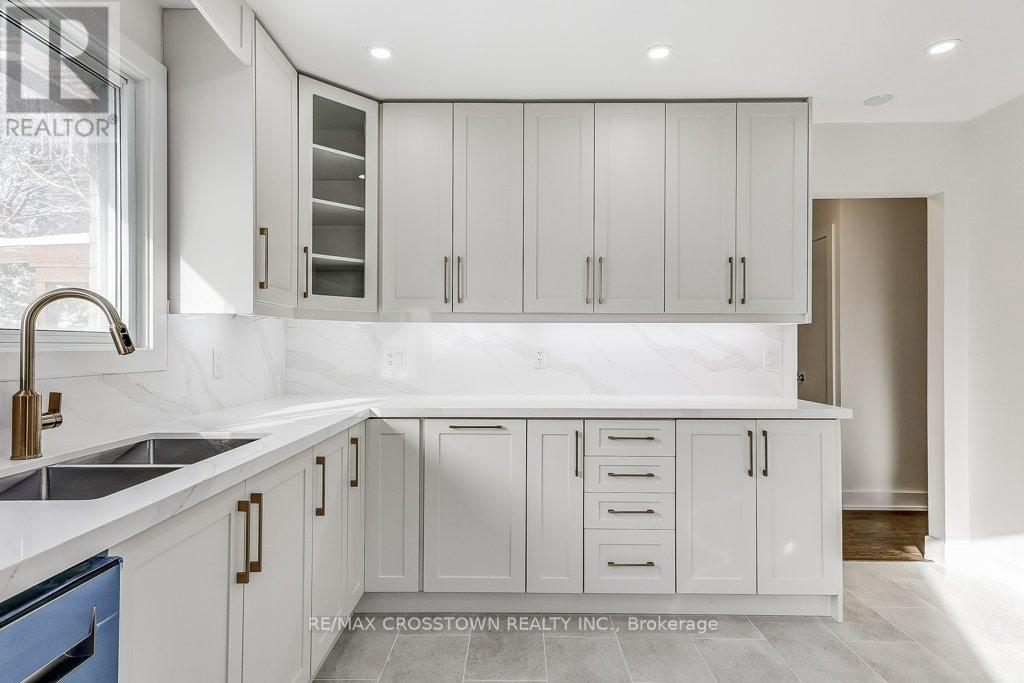 436 Dixon Boulevard, Newmarket, Ontario  L3Y 5C7 - Photo 13 - N12633314