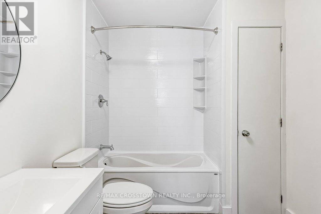 436 Dixon Boulevard, Newmarket, Ontario  L3Y 5C7 - Photo 19 - N12633314