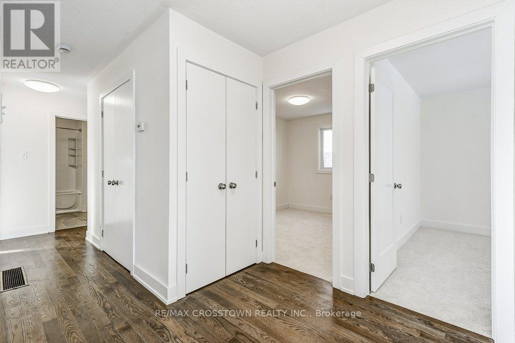 436 Dixon Boulevard, Newmarket, Ontario  L3Y 5C7 - Photo 20 - N12633314