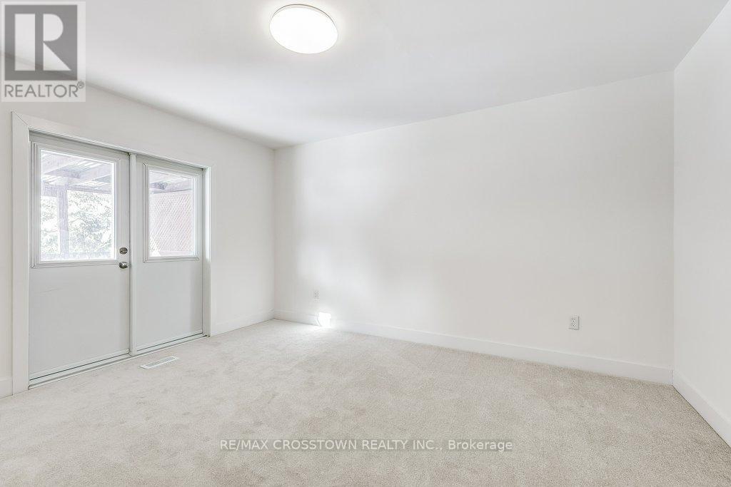 436 Dixon Boulevard, Newmarket, Ontario  L3Y 5C7 - Photo 24 - N12633314