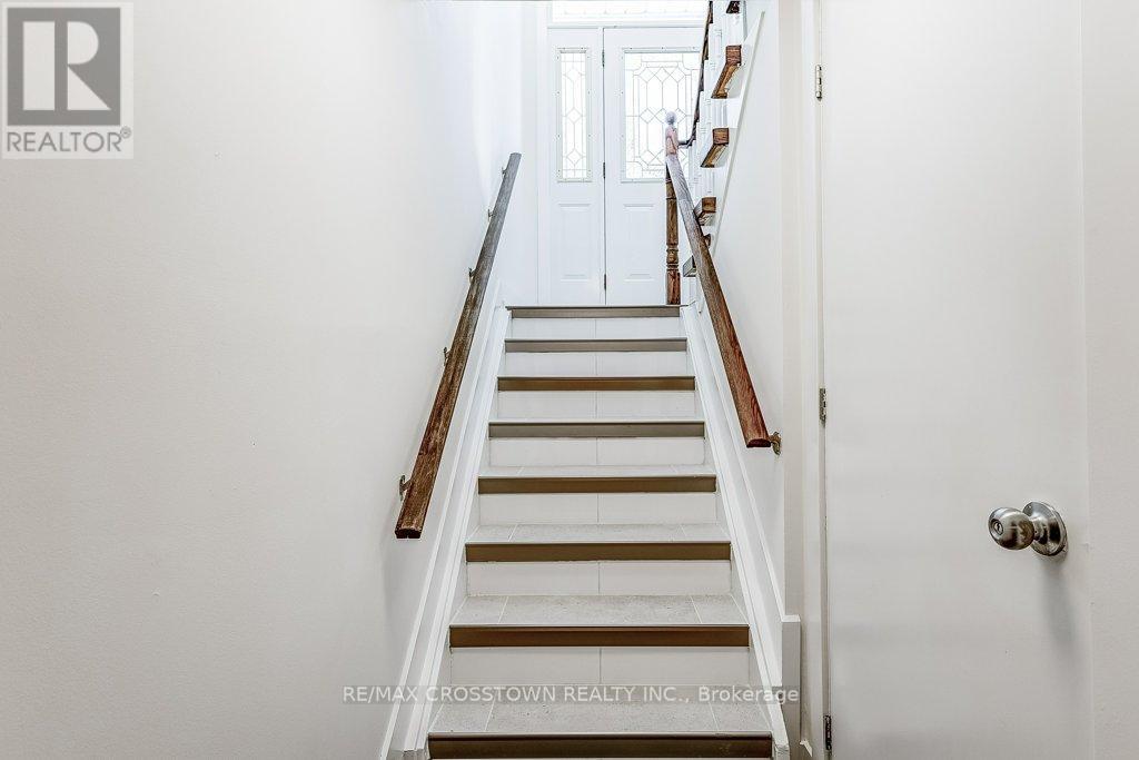 436 Dixon Boulevard, Newmarket, Ontario  L3Y 5C7 - Photo 26 - N12633314