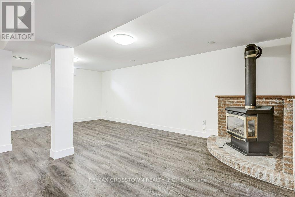 436 Dixon Boulevard, Newmarket, Ontario  L3Y 5C7 - Photo 27 - N12633314