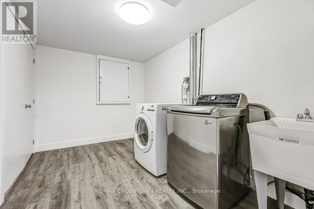 436 Dixon Boulevard, Newmarket, Ontario  L3Y 5C7 - Photo 32 - N12633314