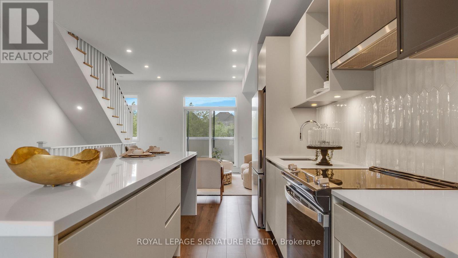 3055 Trailside Drive, Oakville, Ontario  L6M 4M2 - Photo 15 - W12633262