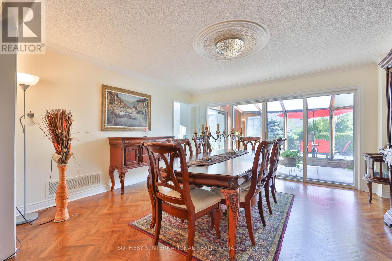 1070 Geran Crescent, Mississauga, Ontario  L5H 4A6 - Photo 10 - W12633296