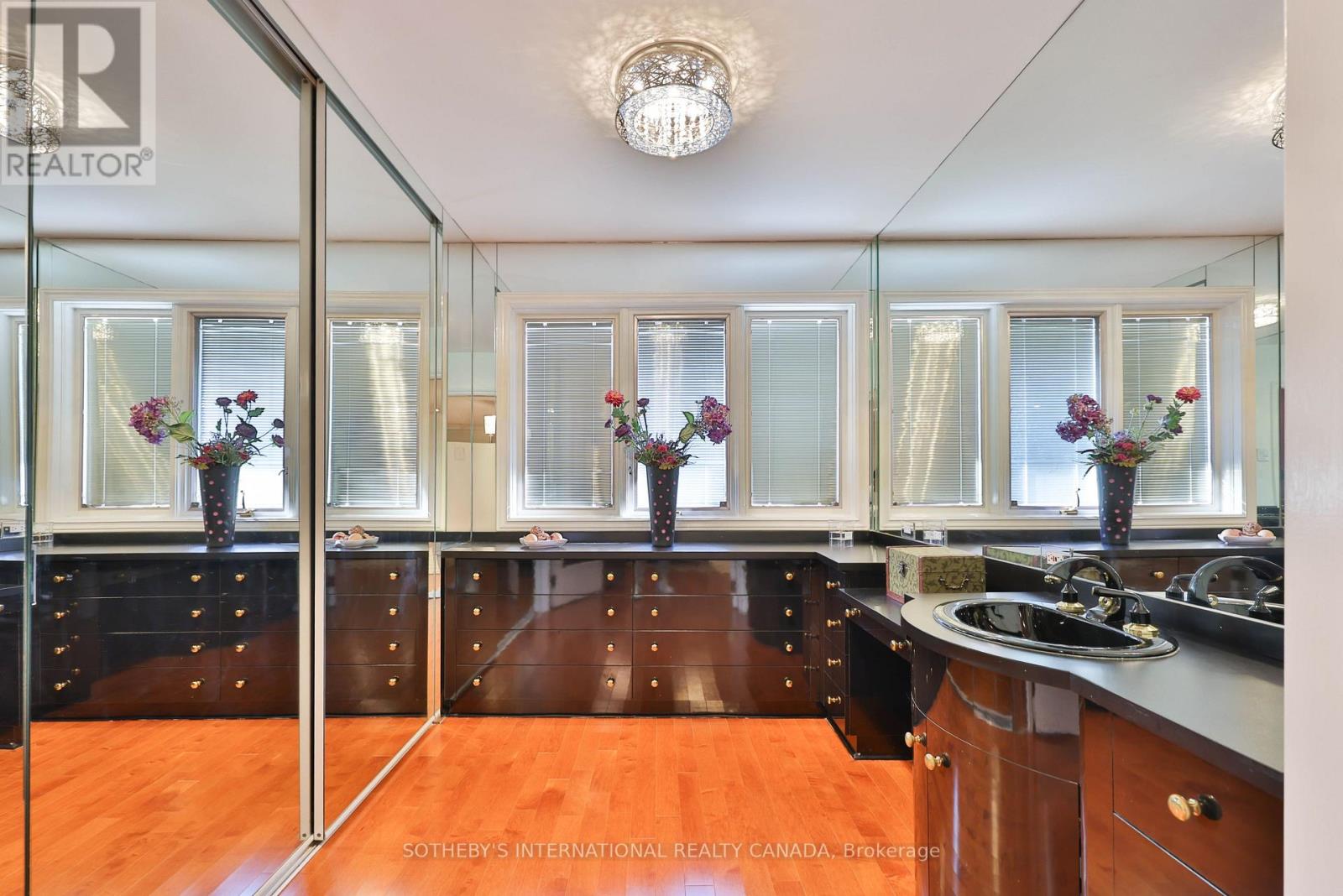 1070 Geran Crescent, Mississauga, Ontario  L5H 4A6 - Photo 22 - W12633296