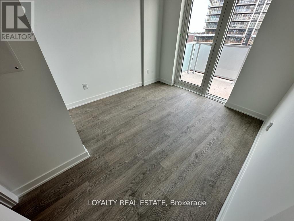 518 - 215 Lakeshore Road W, Mississauga, Ontario  L5H 1G5 - Photo 13 - W12633298