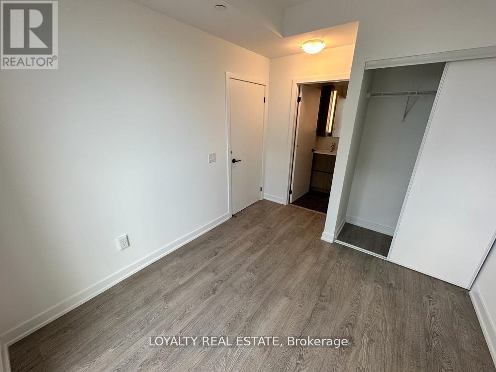 518 - 215 Lakeshore Road W, Mississauga, Ontario  L5H 1G5 - Photo 14 - W12633298