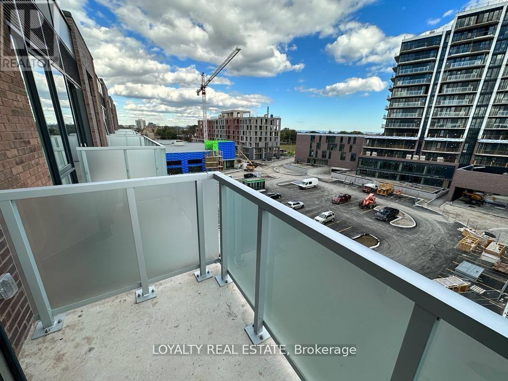 518 - 215 Lakeshore Road W, Mississauga, Ontario  L5H 1G5 - Photo 17 - W12633298